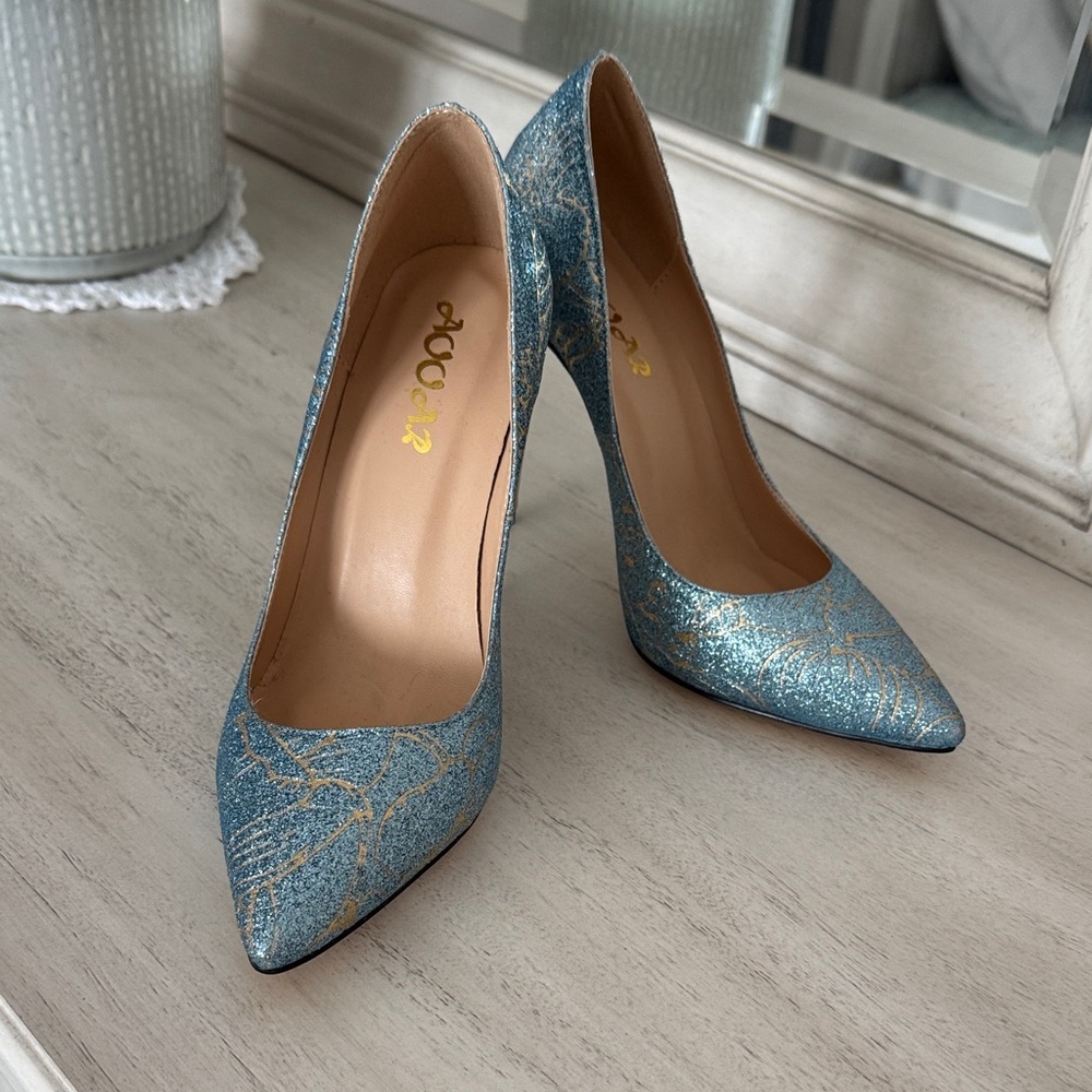 Chic Blue and Gold Women's Heels  NEW IN BOX